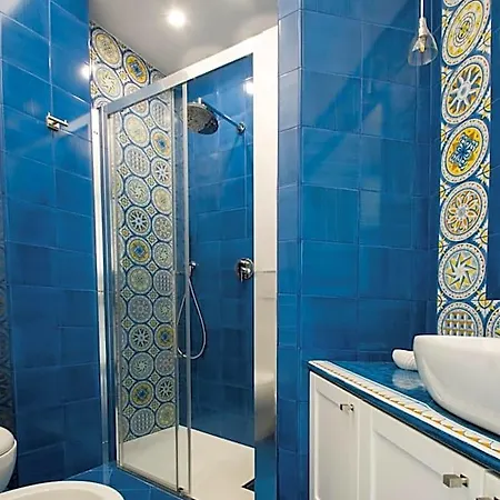 Luxury Alojamento de Acomodação e Pequeno-almoço 4*