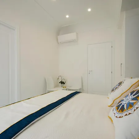 לינה וארוחת בוקר Luxury